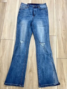 NWT Grace & Lace Split Flare Jeans Womenβs Size 10 Medium Wash Distressed Denim
